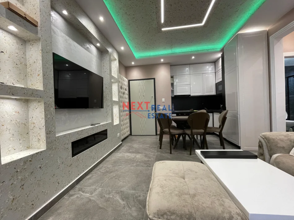 Vlore, jepet me qera apartament 1+1+Ballkon , 601 € (UJE I FTOHTE)