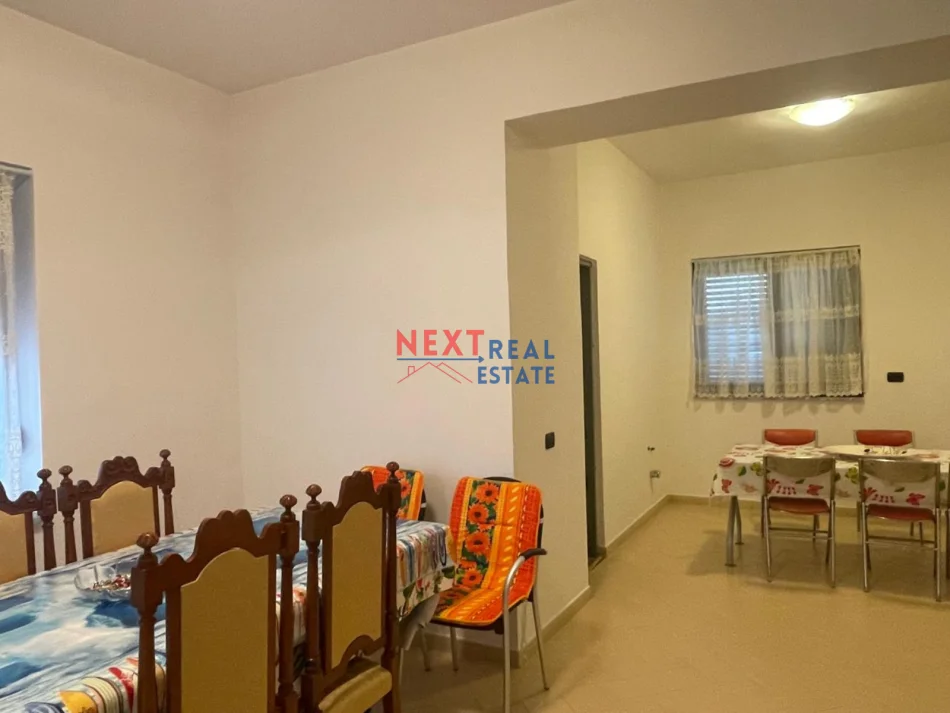 Vlore, jepet me qera shtepi 2+1+Ballkon Kati 0, 400 € (KANINE)