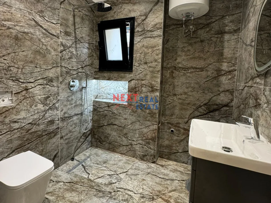 Vlore, jepet me qera apartament 1+1+Ballkon Kati 2, 700 € (KOMBINATI I PESHKUT)