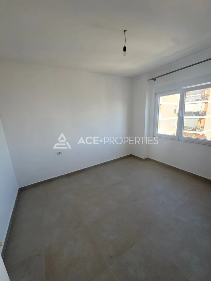Durres, jepet me qera apartament 2+1 Kati 5, 90 m² 300 € (Prane Zjarrfikses,Durres)