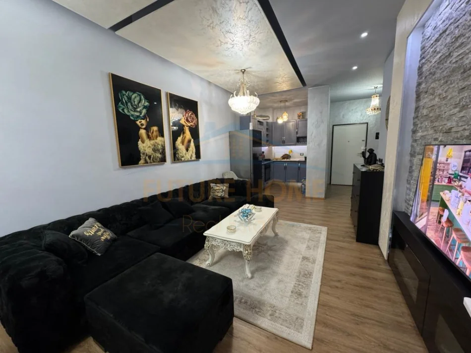 Tirane, jepet me qera apartament 1+1 Kati 2, 70 m² 450 € (ASTIR)