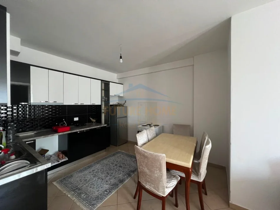 Tirane, jepet me qera apartament 1+1 Kati 9, 64 m² 450 € (UNAZA E RE , ASTIR)