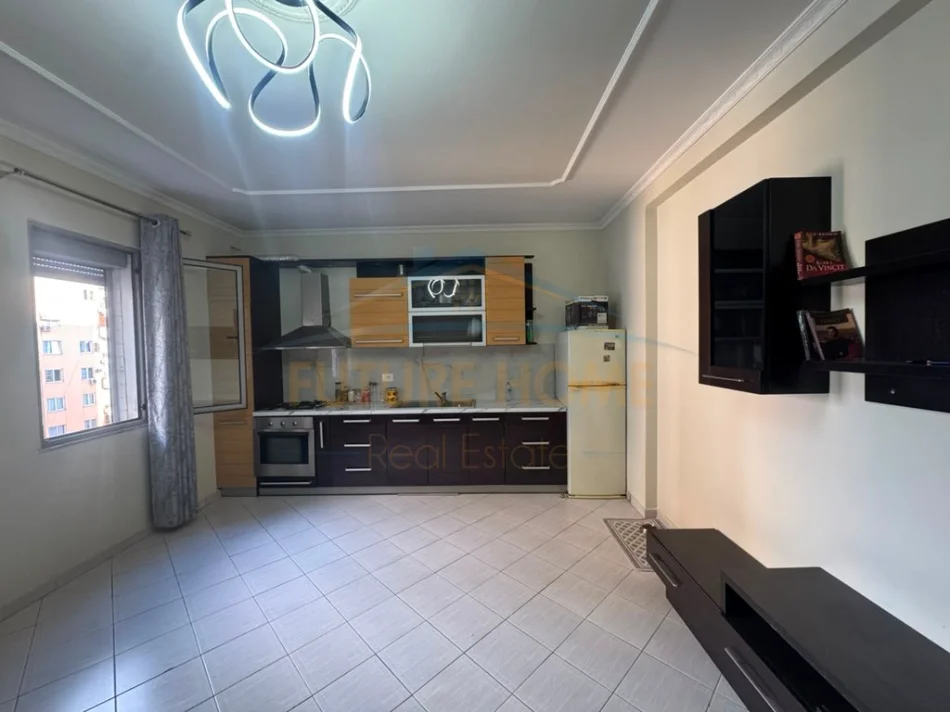 Tirane, shitet apartament 1+1 Kati 6, 70 m² 120.000 € (UNAZA E RE , ASTIR)