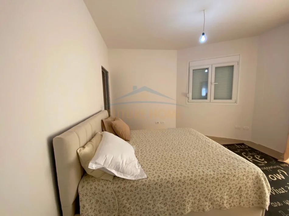 Tirane, jepet me qera apartament 1+1 Kati 2, 50 m² 450 € (UNAZA E RE , ASTIR)