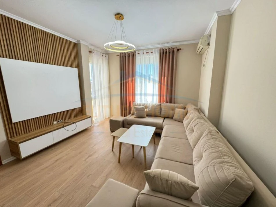 Tirane, shitet apartament 2+1 Kati 6, 95 m² 132.000 € (Unaza e Re)