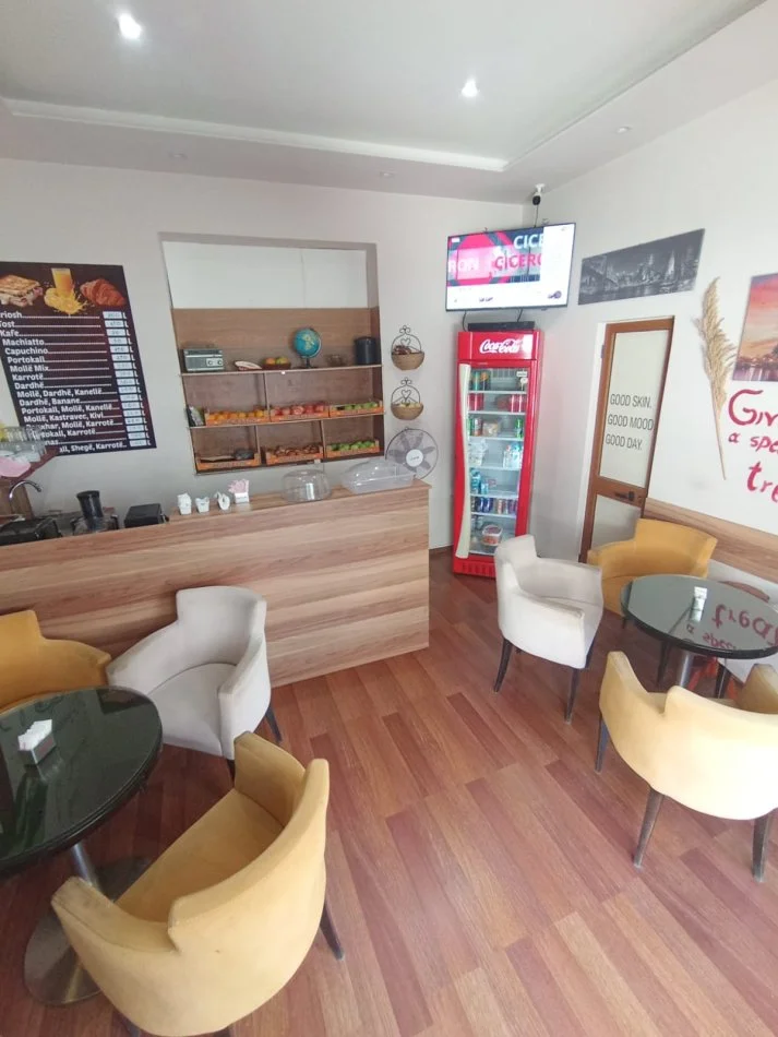 Tirane, jepet me qera dyqan Kati 0, 24 m² 600 € (Rruga e Bogdaneve)