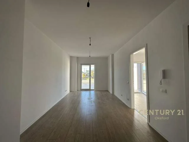 Tirane, jepet me qera apartament 1+1+BLK Kati 0, 94 m² 380 Euro (Univers City)