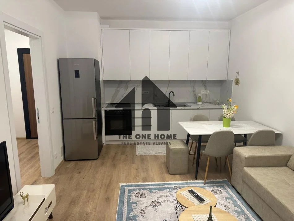 Tirane, jepet me qera 2+1+Ballkon Kati 4, 95 m² 450 € (Univers City.)