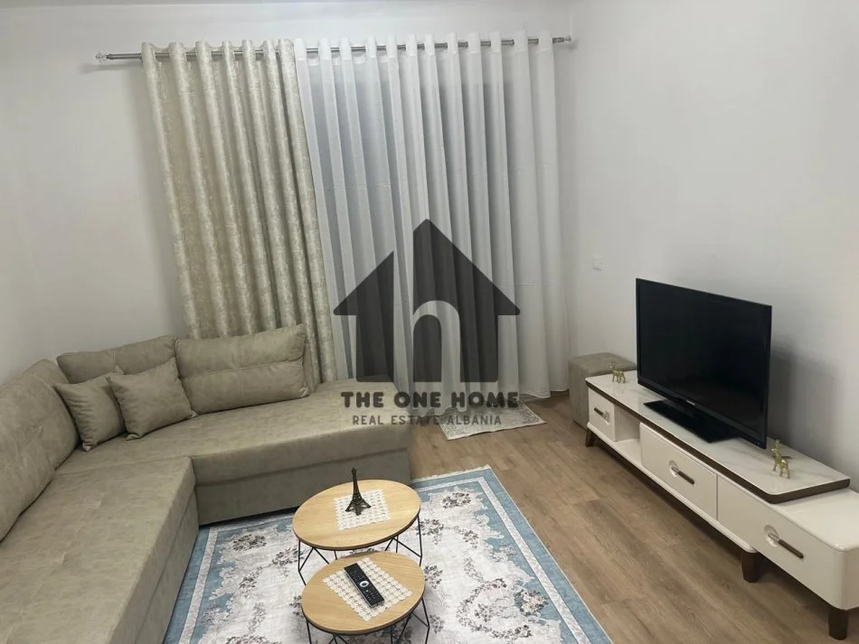 Tirane, jepet me qera 2+1+Ballkon Kati 4, 95 m² 450 € (Univers City.)