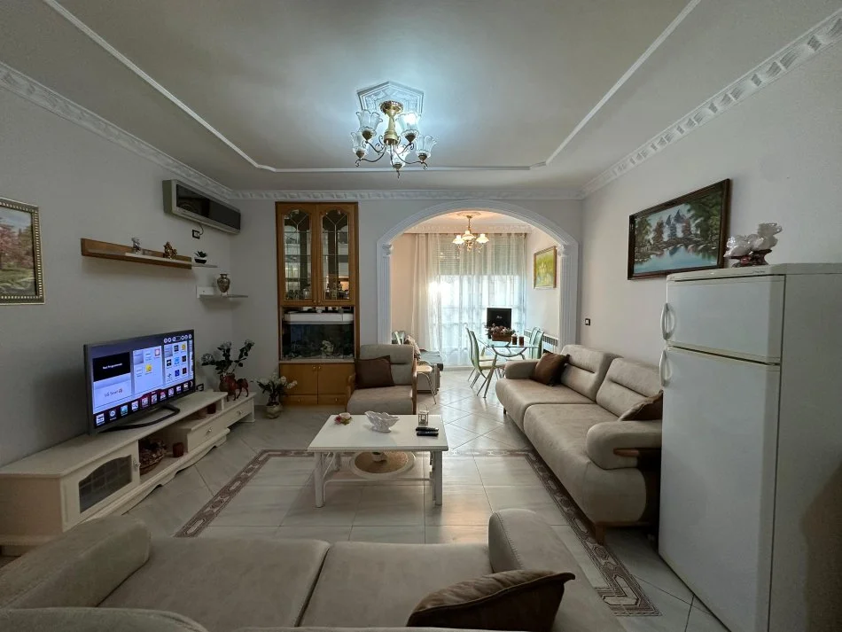 Tirane, Liste me oferta 2+1+Ballkon Kati 6, 90 m² (parku i autobusave)