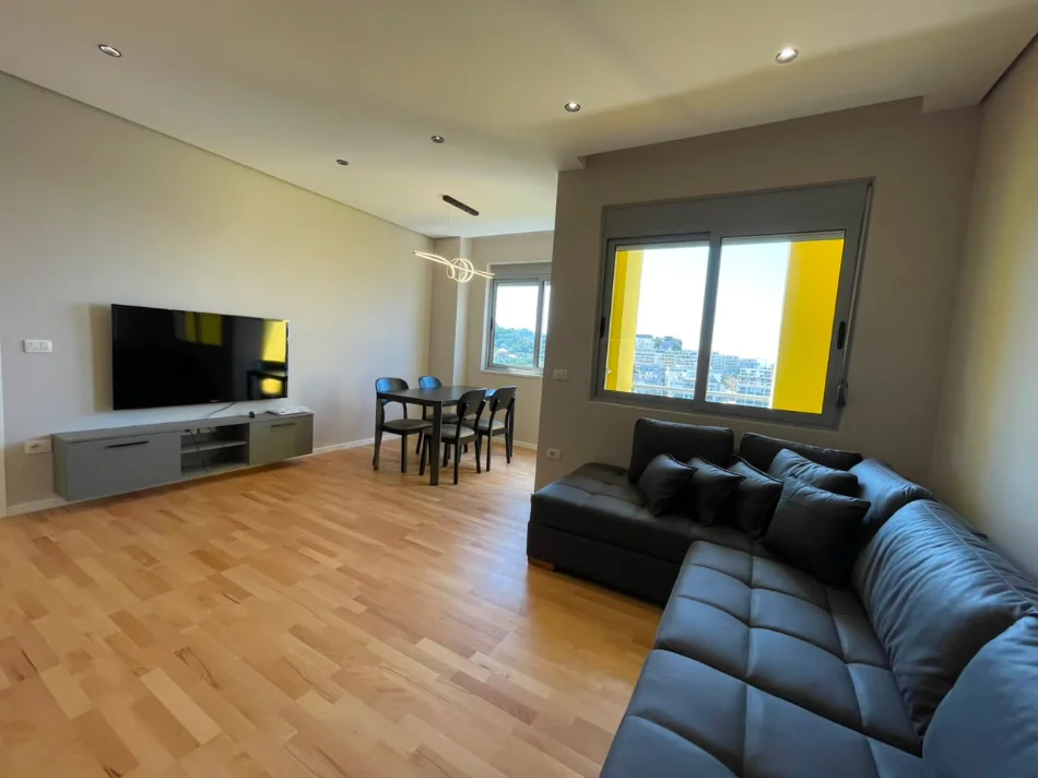 Tirane, jepet me qera apartament 2+1 Kati 3, 105 m² 600 € (Liqeni i Thate)