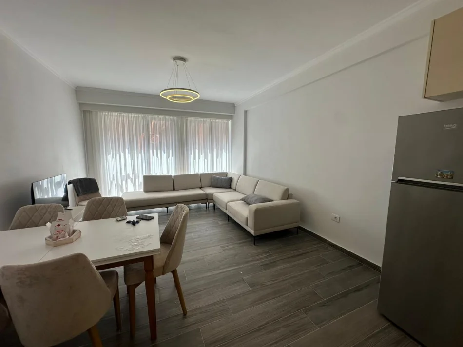 Tirane, jepet me qera apartament 1+1 Kati 2, 70 m² 500 € (Astiri)