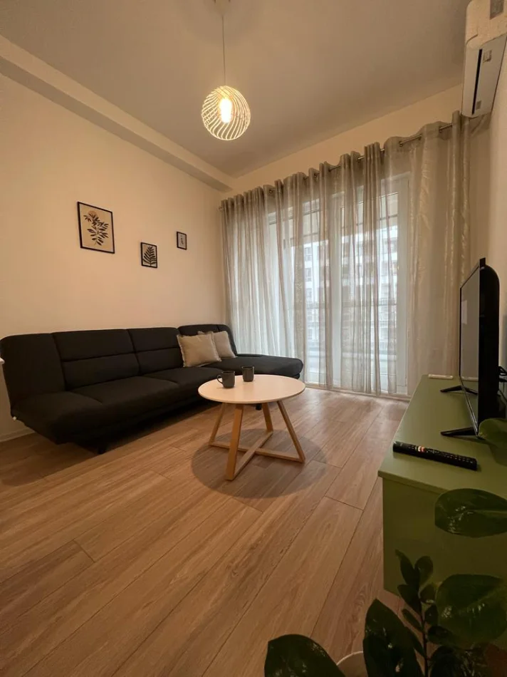 Tirane, jepet me qera apartament 1+1 Kati 3, 60 m² 650 € (Komplksi Kontakt/Ish-Parku)
