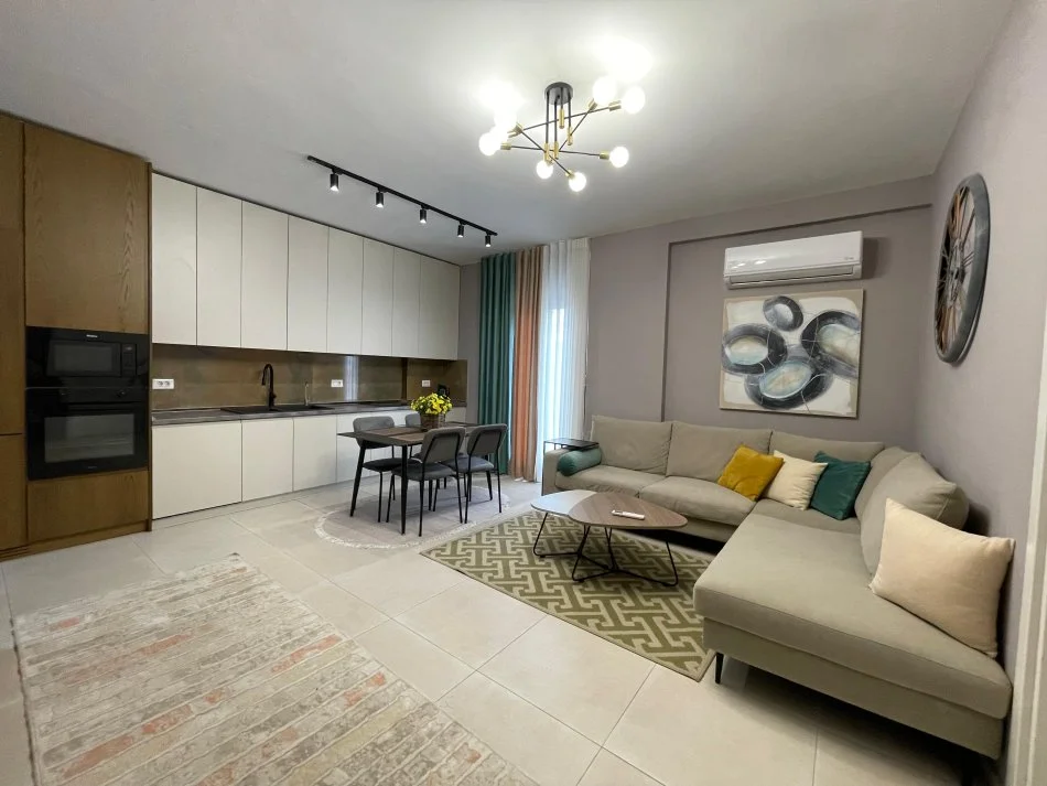 Tirane, jepet me qera apartament 2+1+Ballkon Kati 6, 154 m² 1.000 € (Kodra e Diellit)