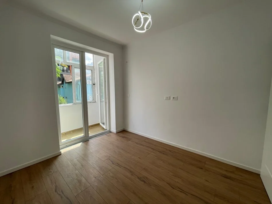 Tirane, shes apartament 1+1 Kati 3, 42 m² 135.000 € 