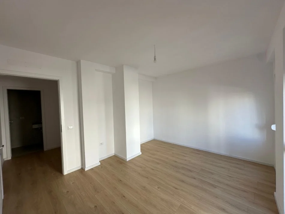 Tirane, jepet me qera Vile Kati 0, 252 m² 1.200 € (Residenca Aba prane Liqenit te Farkes.)