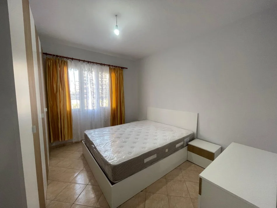 Tirane, jepet me qera apartament 2+1 Kati 1, 80 m² 600 € (5 Maj.)