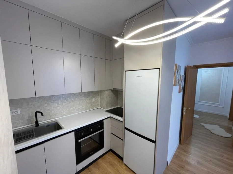 Tirane, shitet apartament 1+1 Kati 8, 63 m² 109.000 € (Prane Bar Artisti.)