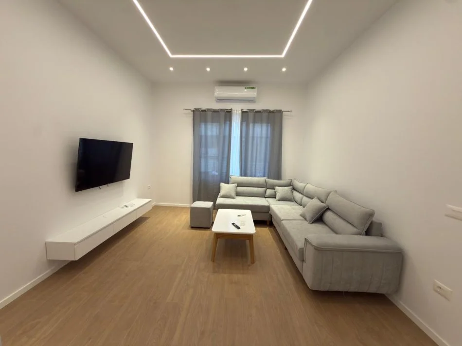 Tirane, jepet me qera apartament 1+1 Kati 1, 60 m² 500 € (Kodra e Diellit.)