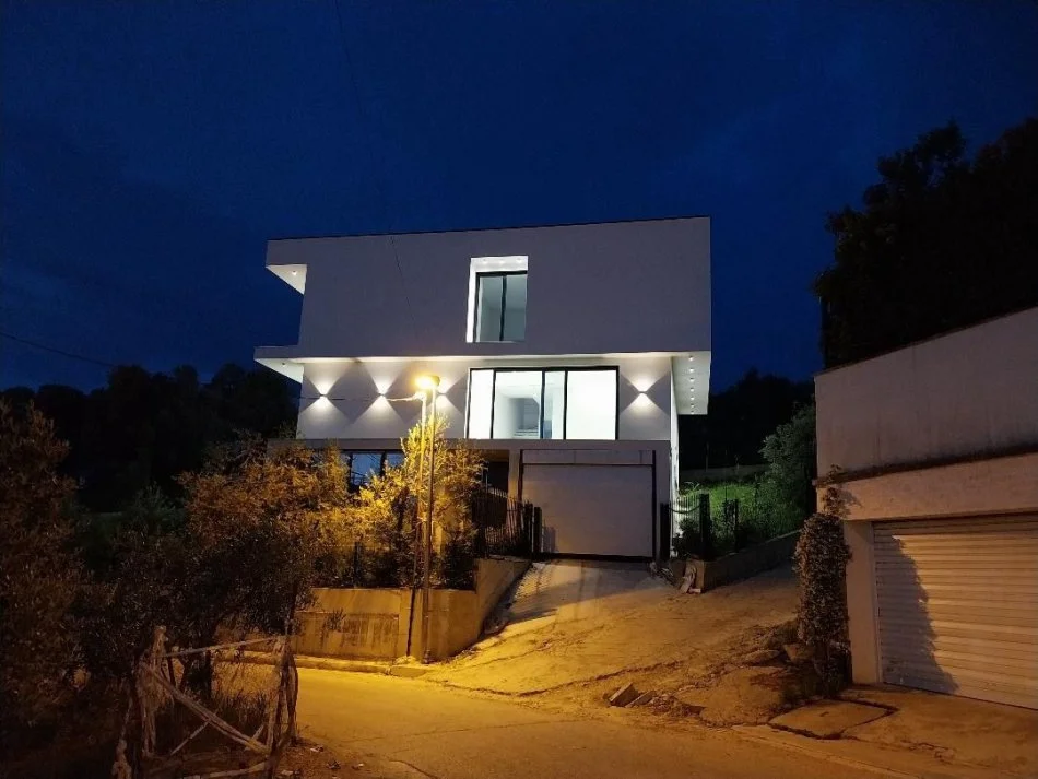 Tirane, jepet me qera apartament 2 Katshe Kati 0, 800 m² 3.500 € (Liqeni i Thate.)