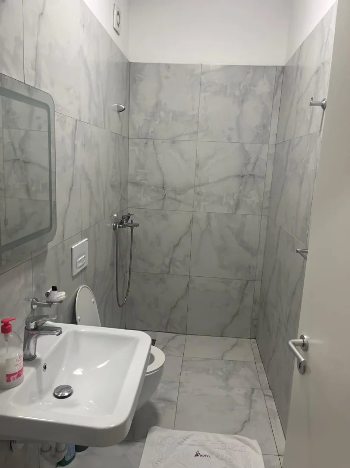 Tirane, shitet apartament 2+1 Kati 3, 94 m² 254.340 € (Ish parku i Autobusave.)