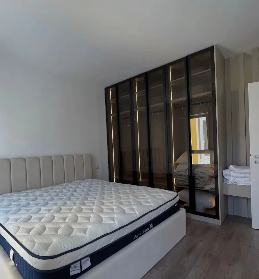 Tirane, jepet me qera 2+1 Kati 3, 75 m² 900 € (Zogu i Zi)