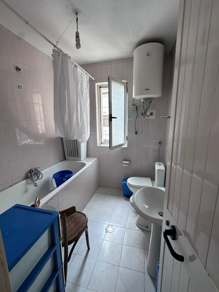 Tirane, shitet apartament 1+1 Kati 5, 50 m² 100.000 € (Ali Demi.)