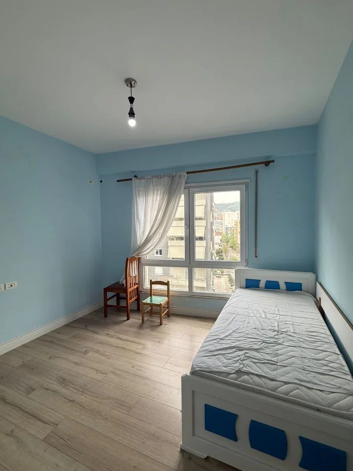 Tirane, shitet apartament 2+1 Kati 5, 100 m² 280.000 € (Komuna e Parisit)