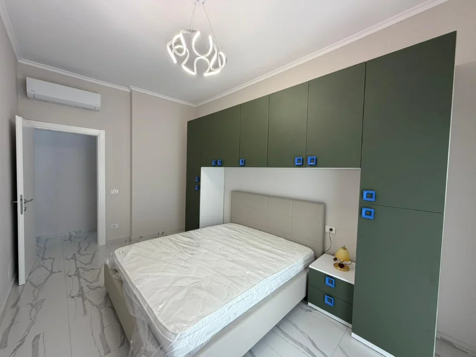 Tirane, jepet me qera apartament 1+1 Kati 2, 67 m² 500 € (Sauk)