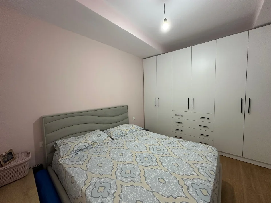 Tirane, jepet me qera apartament 1+1 Kati 2, 68 m² 550 € (Selite)