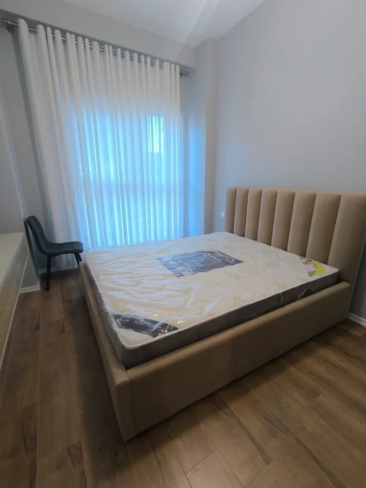 Tirane, jepet me qera apartament 1+1 Kati 6, 72 m² 600 € (Laprake)