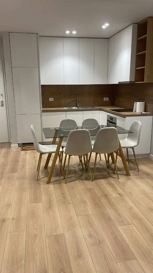 Tirane, jepet me qera apartament 2+1 Kati 3, 95 m² 850 € (Rruga Jordan Misja.)