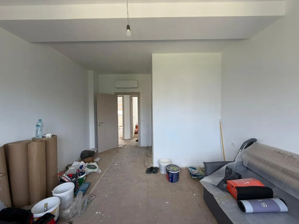 Tirane, jepet me qera apartament 3+1 Kati 2, 131 m² 800 € (Astiri)