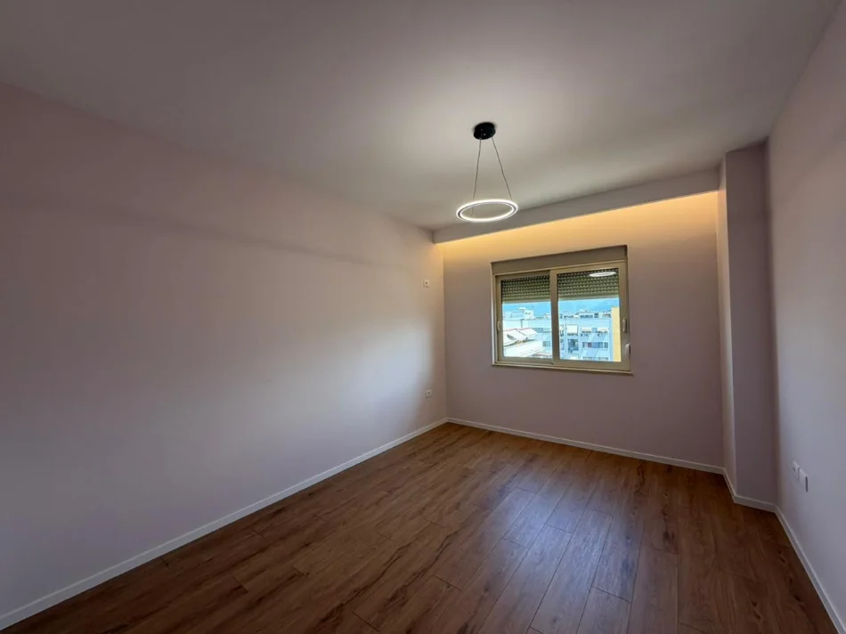 Tirane, shitet apartament 2+1 Kati 7, 108 m² 163.000 € (Astir)