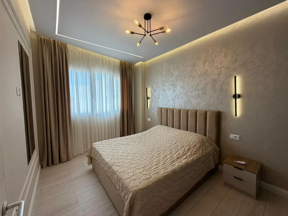 Tirane, shitet apartament 3+1 Kati 9, 140 m² 280.000 € (Astiri)