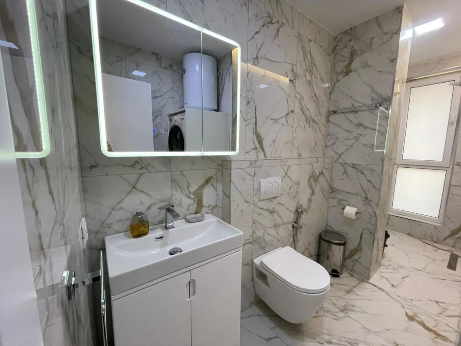 Tirane, jepet me qera apartament 1+1 Kati 3, 55 m² 700 € (21-Dhjetori)
