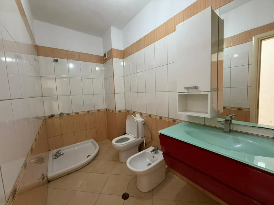Tirane, shitet apartament 2+1 Kati 6, 112 m² 160.000 € (Astir)