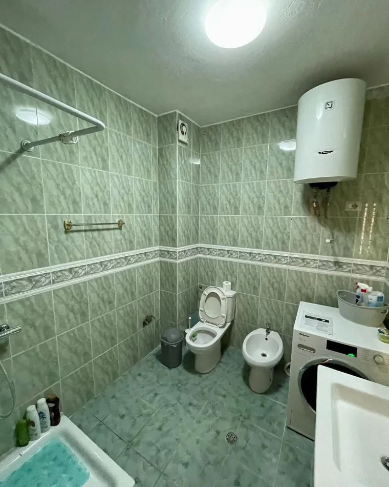 Tirane, jepet me qera apartament 1+1+Ballkon Kati 8, 75 m² 800 € (Myslym Shyri)