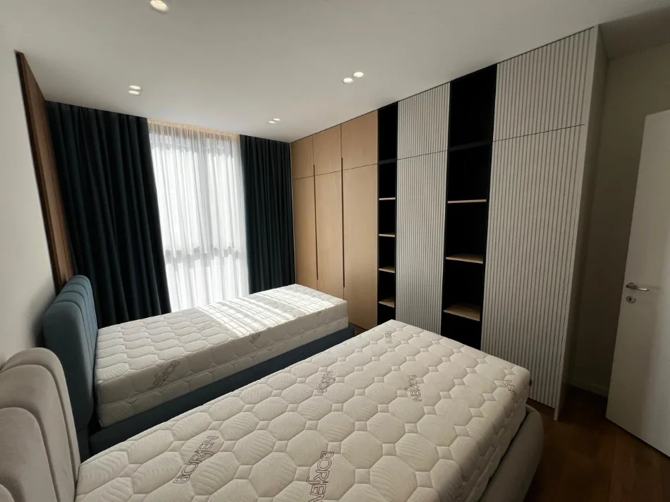 Tirane, jepet me qera apartament 2+1 Kati 4, 110 m² 1.100 € (Rruga Mine Peza)