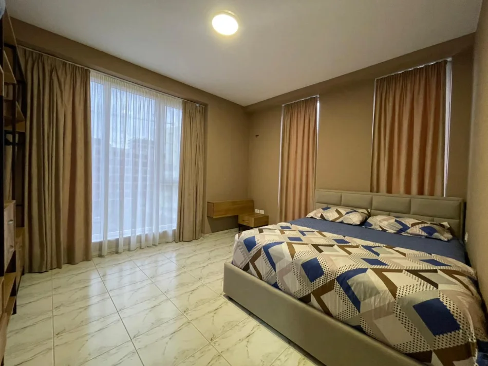 Tirane, jepet me qera apartament 2+1 Kati 3, 121 m² 700 € (Bulevardi i Ri)