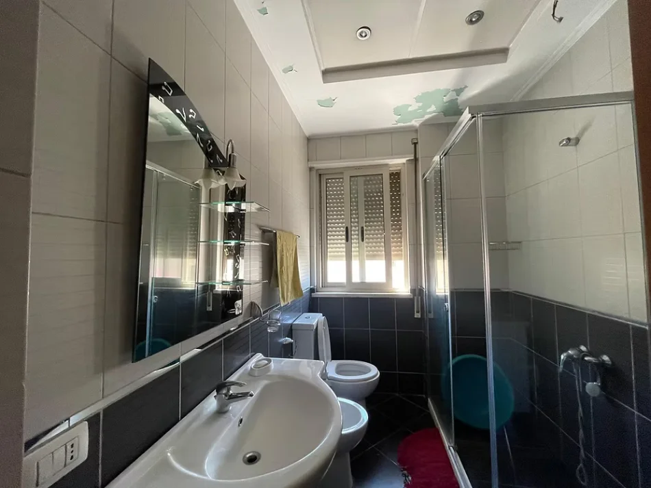 Tirane, jepet me qera apartament 2+1 Kati 1, 110 m² 600 € (Don Bosko.)