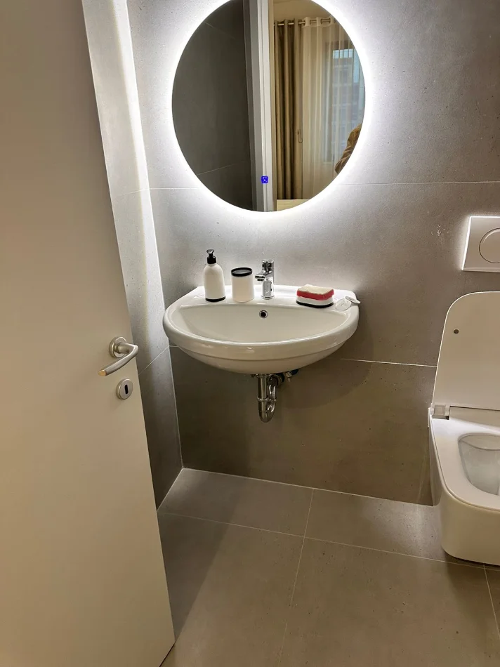 Tirane, jepet me qera apartament 2+1 Kati 3, 95 m² 850 € (Rruga Jordan Misja.)