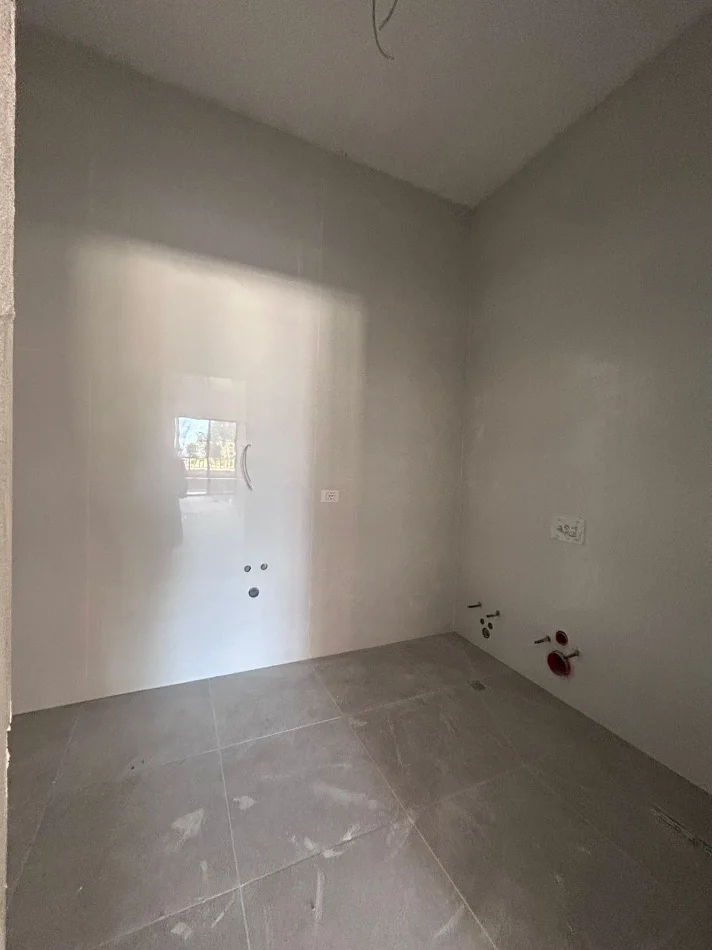 Tirane, shitet apartament 2+1 Kati 1, 107 m² 171.360 € (Rruga e Elbasanit)