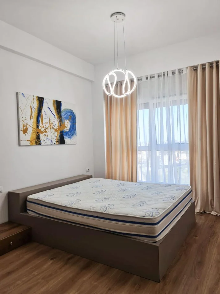 Tirane, jepet me qera apartament 1+1 Kati 7, 60 m² 400 € (Ali Demi)