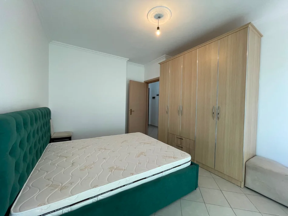 Tirane, jepet me qera apartament 1+1 Kati 2, 60 m² 400 € (Yzberisht)
