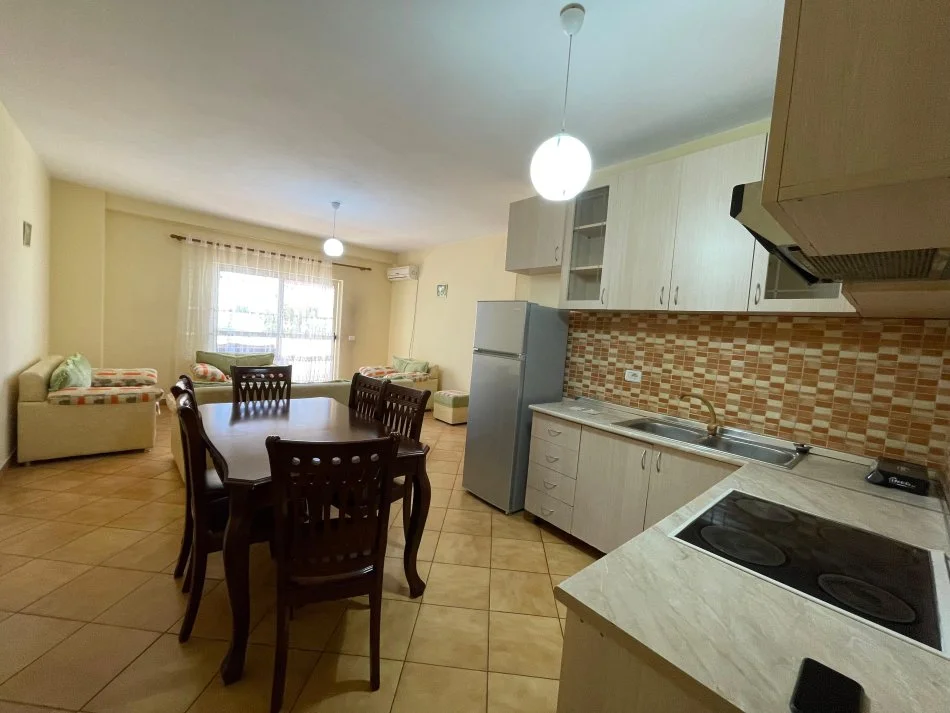 Tirane, jepet me qera apartament 2+1 Kati 2, 98 m² 600 € (Komuna e Parisit)