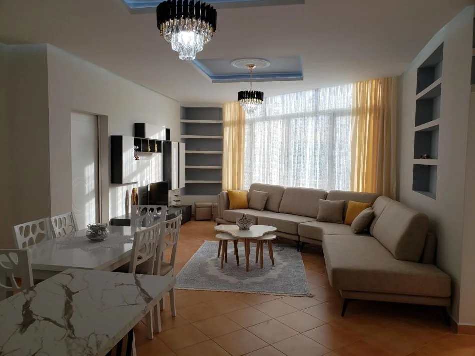 Tirane, jepet me qera apartament 1+1 Kati 3, 65 m² 600 € (Liqeni i Thate.)
