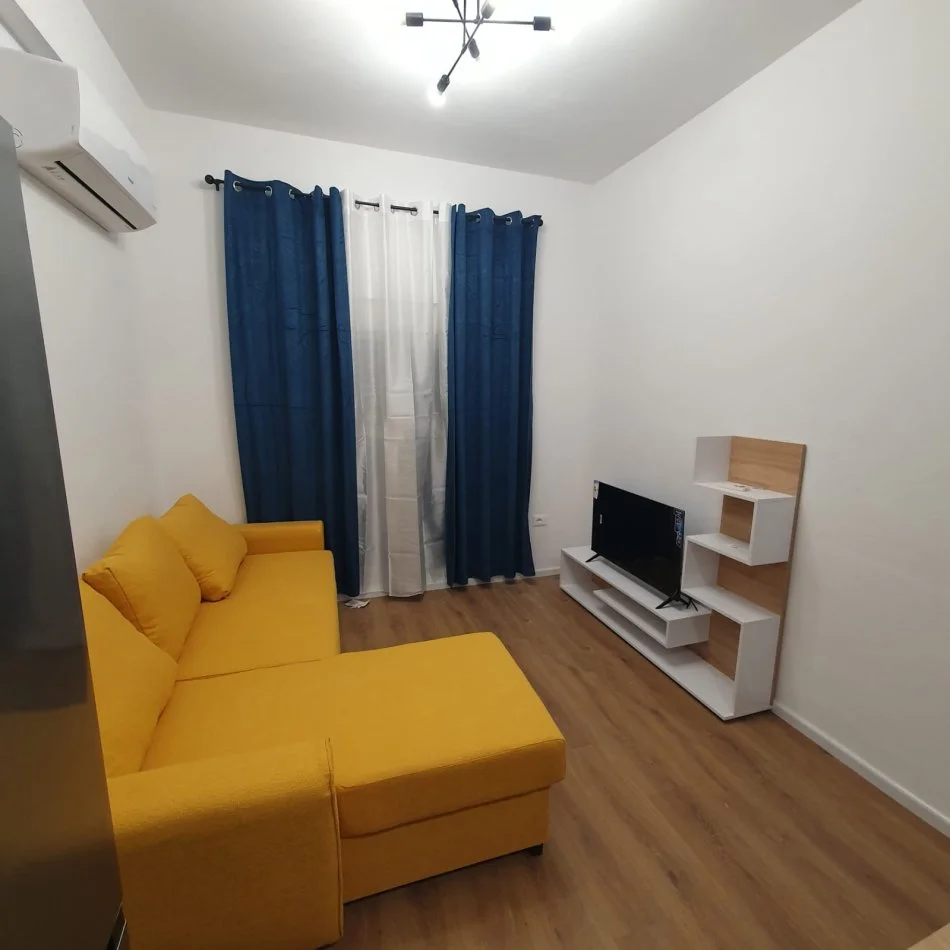 Tirane, jepet me qera apartament 1+1 Kati 2, 50 m² 450 € (Kompleksi Mangalem.)