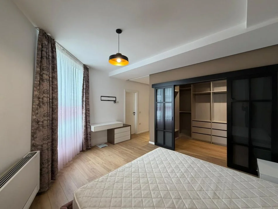 Shqiperi, jepet me qera apartament 2+1 Kati 3, 130 m² 1.050 € (Liqeni i Thate.)