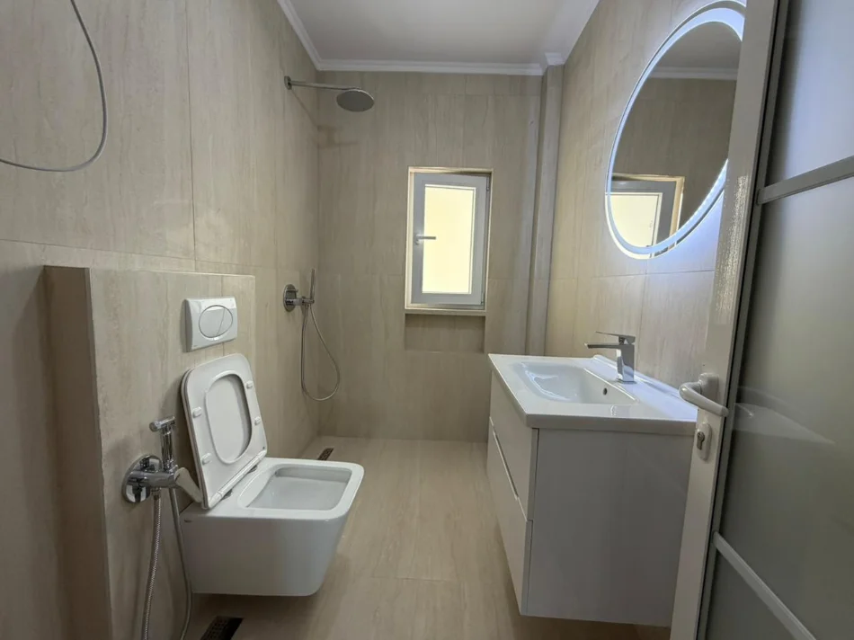 Tirane, shitet apartament 1+1 Kati 5, 54 m² 98.000 € (Porcelan)